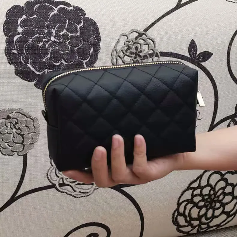 NUEVO bolso de mano de almacenamiento de maquillaje estuche de maquillaje de diamante suave Estuche de cosméticos de color negro acolchado clásico bolso de organizador de maquillaje de fiesta vintage bolso de embrague