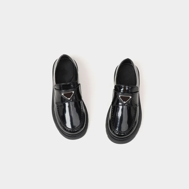 Black Patent Leather Slip On Shoes for Kids Round Toe Casual Flat Shoes with Badge for Boys and Girls EUR 26 37 Spring Summer Autumn 2024