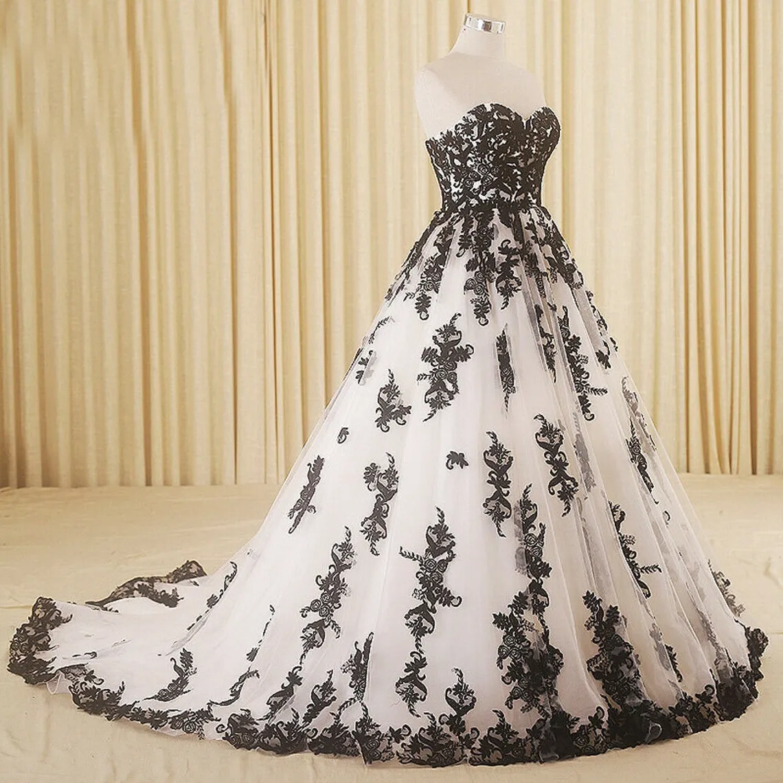 Magnifique robe de mariée trapèze noire et blanche, grande taille, robes de mariée gothiques, chérie, sans bretelles, en dentelle, sur mesure, Vintage