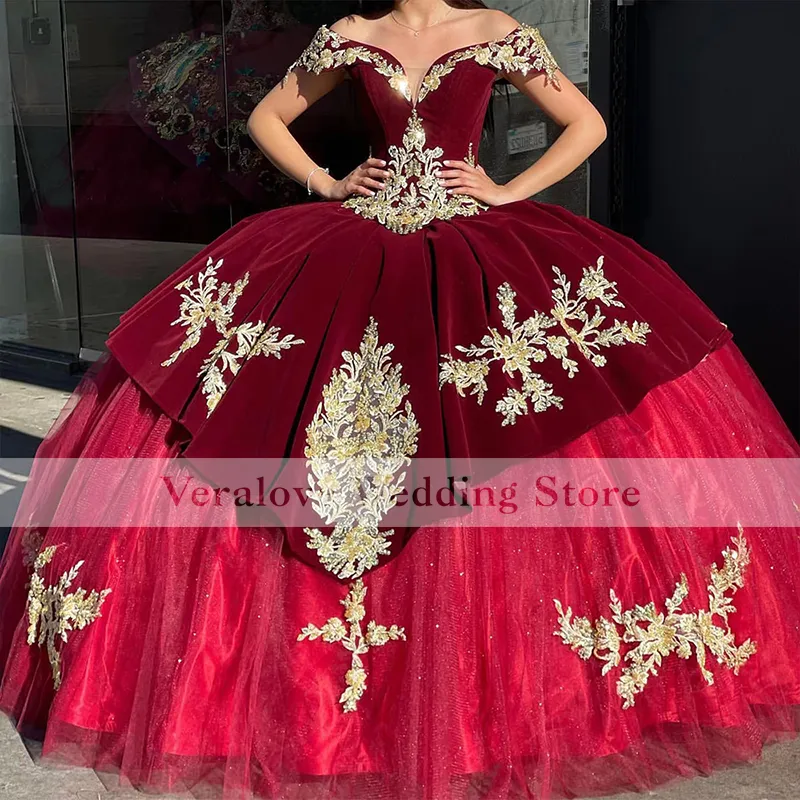 أحمر المخملية quinceanera اللباس 2022 قبالة الكتف الحلو 16 حفلة موسيقية اللباس في الهواء الطلق فساتين vestidos دي 15 Años XV مشد الظهر