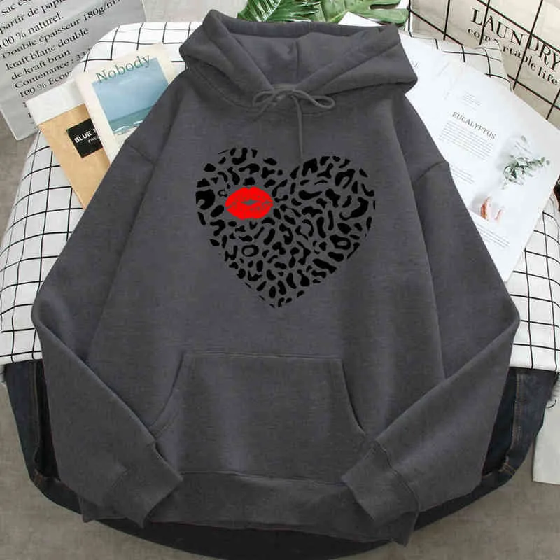 Siyah Kalp Kırmızı Dudaklar Baskı Hoodies Erkek Kapşonlu Moda Crewneck Streetwear O Boyun Vintage Hoodies Hip Hop Anime Erkekler Kazaklar H1227