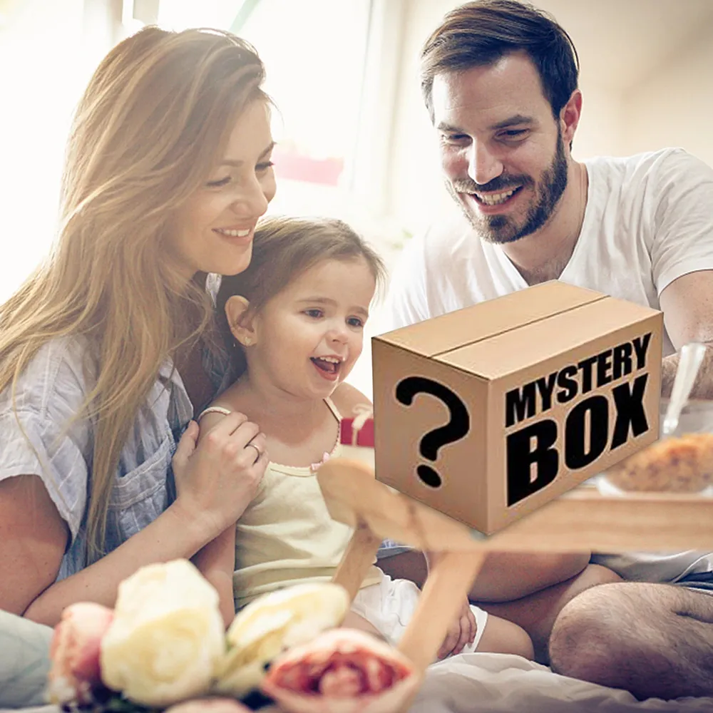Świąteczne prezenty Najpopularniejsze Lucky Mystery Box 100% wygraj niespodziankę wysokiej jakości prezent bardziej cenny przedmiot produkty elektroniczne Torba Buty Wath Buty dla najlepszej jakości