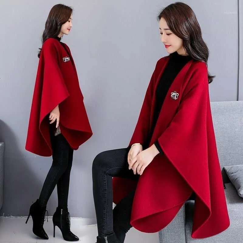 Autumn and Winter New Women's Cape Woolen Coat Sticked Red Woolen Coat Tide Shawl Womens Long Jacket Women1 Kvinnor1