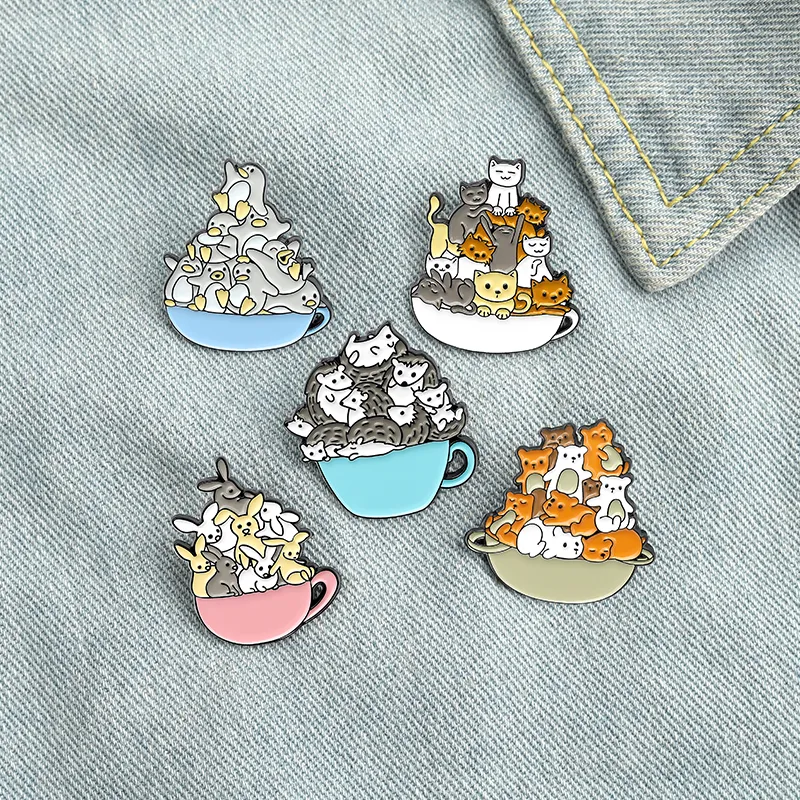 Cartoon słodkie zwierzaki emaliowane szpilki kreatywna miska jeż pingwin niedźwiedź pies królik broszki dla dzieci prezent przypinki na klapę torby na ubrania