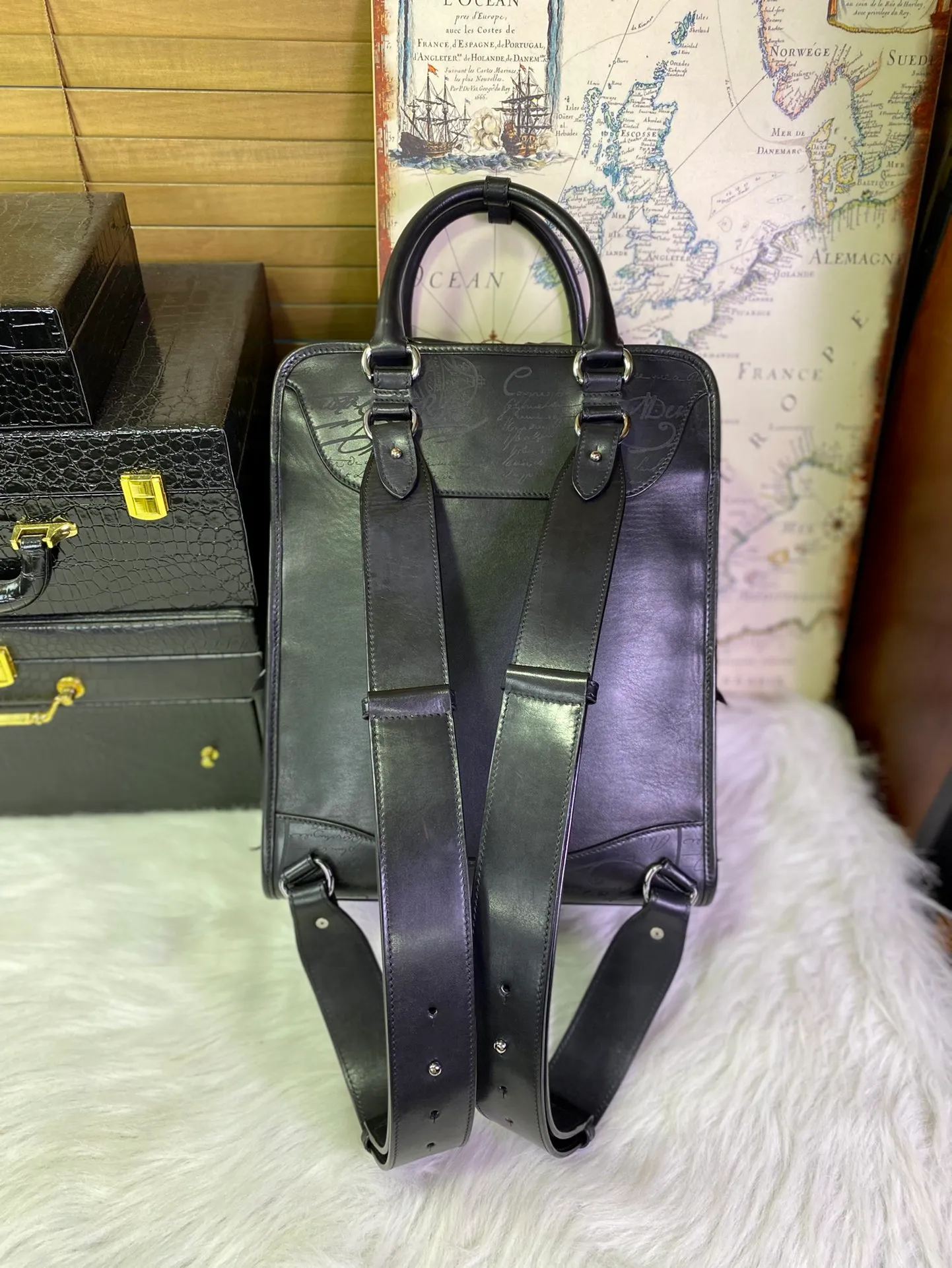 特別セール品 22春ファッション新しいメンズ高級デザイナーバックパックトートバッグ素晴ら しい美しいレザーバッグ クーポン対象 Luggage Accessories Bags Bag Organizer Laderach