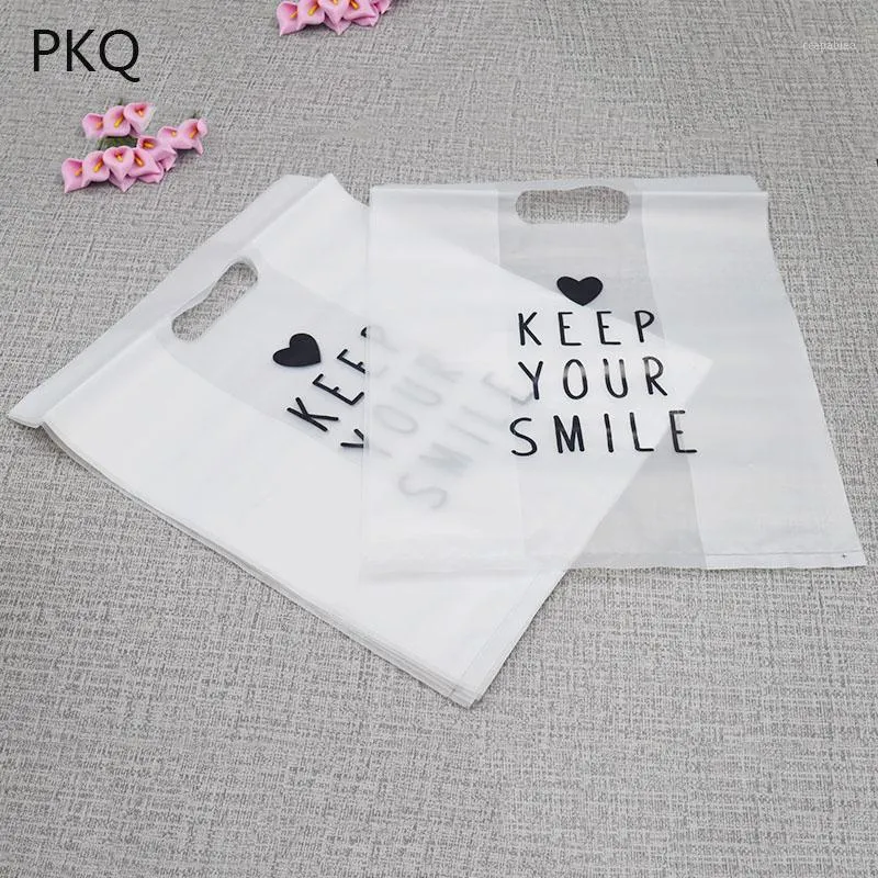 Gift Wrap 100pcs/lot Translucent Frosted Plastic Bag With Handles Keep Your Smile Small Packaging Bags 24*30 Cm Wholesale ! 6/27