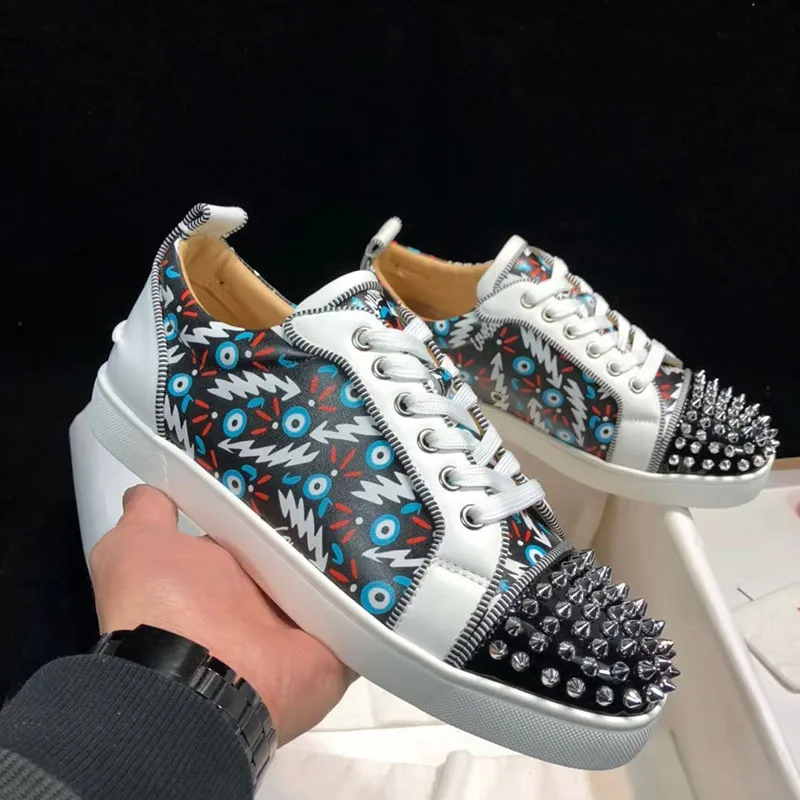 少量入荷全2色 ファッション男性女性赤ボトムシューズスタッドドスパイクフラットスニーカーグリッターパーティーウェディングシューズブラックホワイトレザートレーナーmkj がま口送料無料 Ernestocafesespeciais Com Br