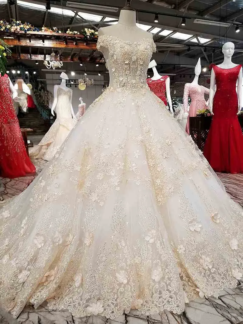 Designer Pretty Off Shoulder Champagne 3D Flowers Cathedral Train Wedding Bridal Gowns Extravagant Blumen Brautkleider Ballkleid Mit