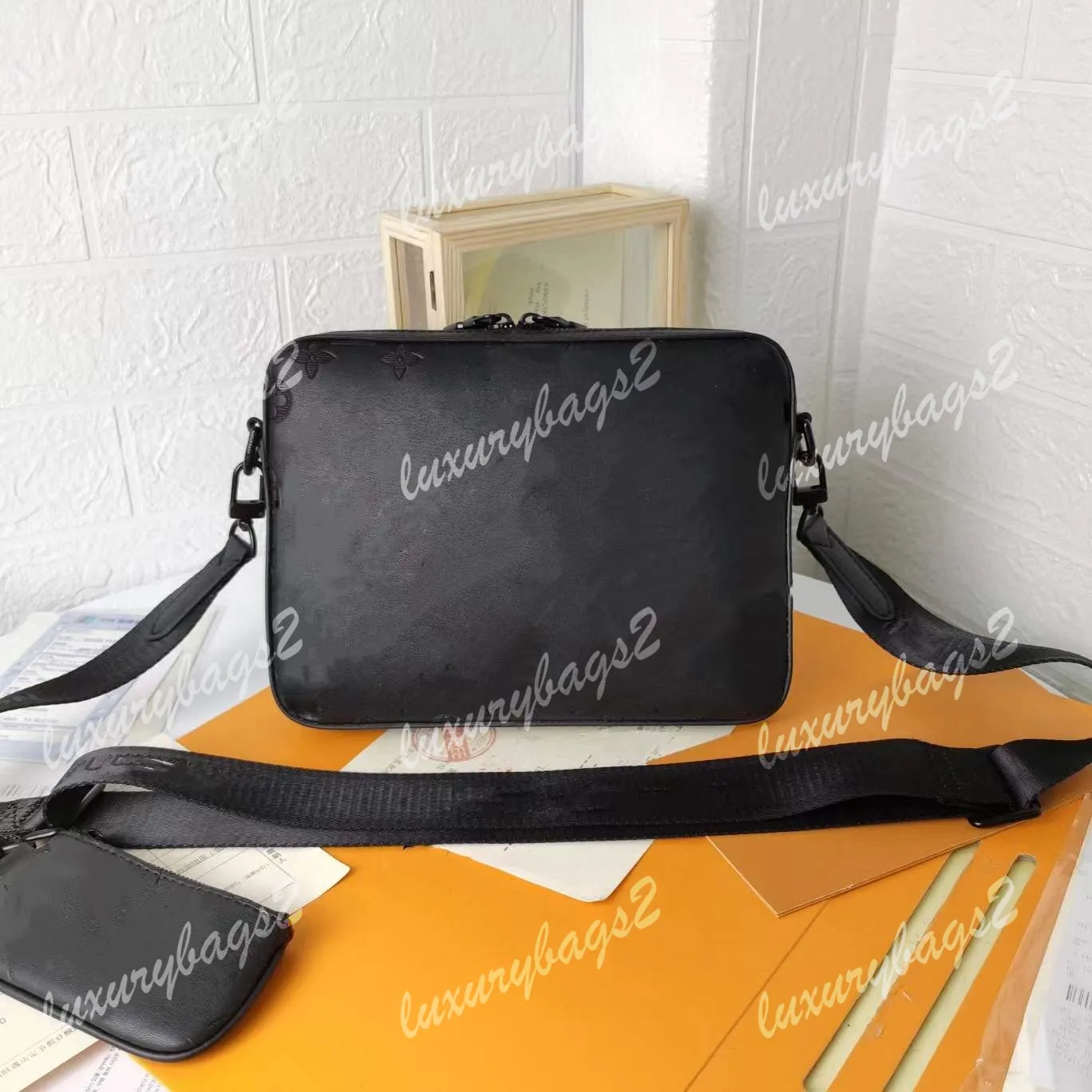 Duo sacos de ombro para homens luxurys designers bolsa 2 conjuntos carteiro mens carteira 26cm em relevo logotipo superior qualidade crossbody m69827 Message saco