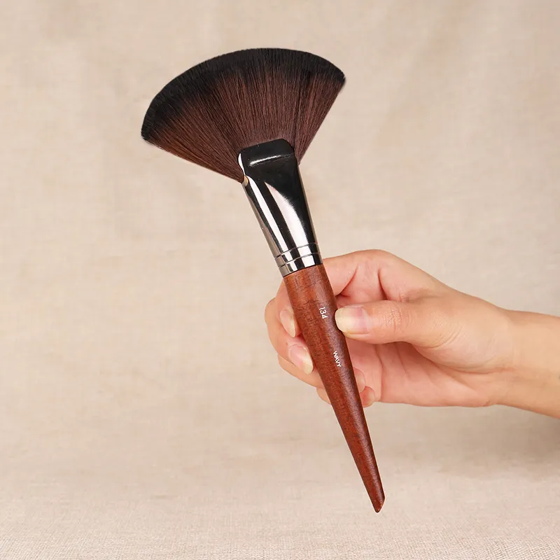 LARGE POWDER FAN Makeup BRUSH 134 - Fan Powder Bronzer Sculpting Brush Beauty Cosmetics Brushes Blender Tool