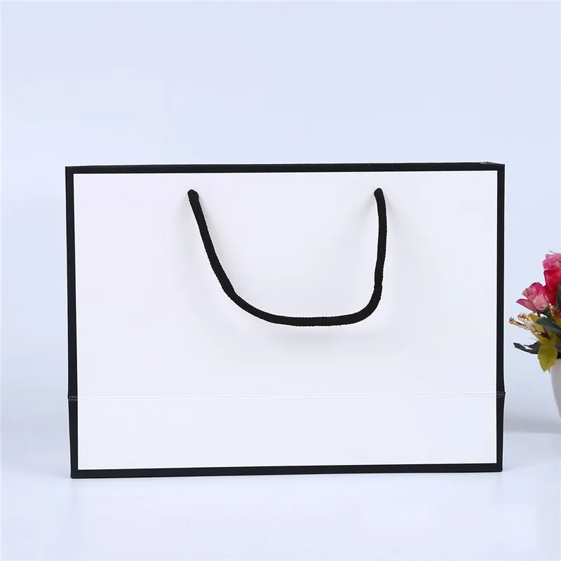 Witte kaart Kraft Papieren tas Thicken Kleding Gift Winkelen Verpakking Pouch Kledingstuk Gift Papieren Bag met Handles Eef3568