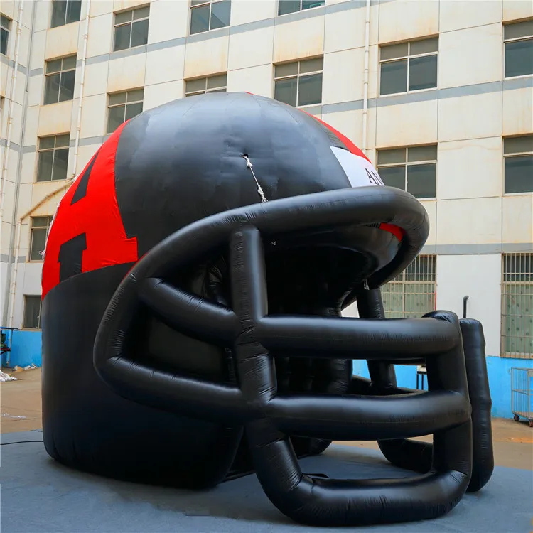 Capacete inflável preto do balão do capacete de futebol do gigante de Szie personalizado para o jogo do esporte do túnel do jogo do futebol