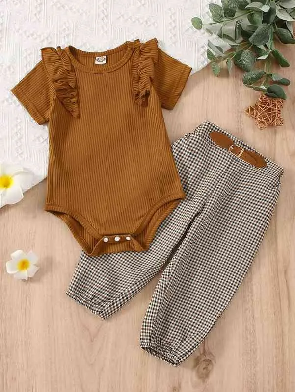 Bebek fırfır trim bodysuit ekose tokalı detay pantolon