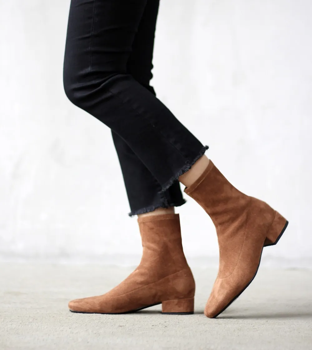 Plus size stretch boots hotsell