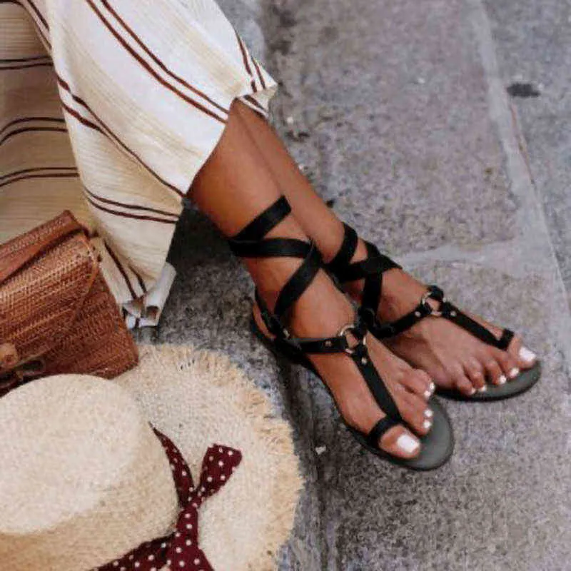 Sandels Kvinnors Vintage Sommar Sandaler Mjukt Läder Flat Outdoor Casual Beach Skor Ladies Fashion Brown Cross Strap 220303