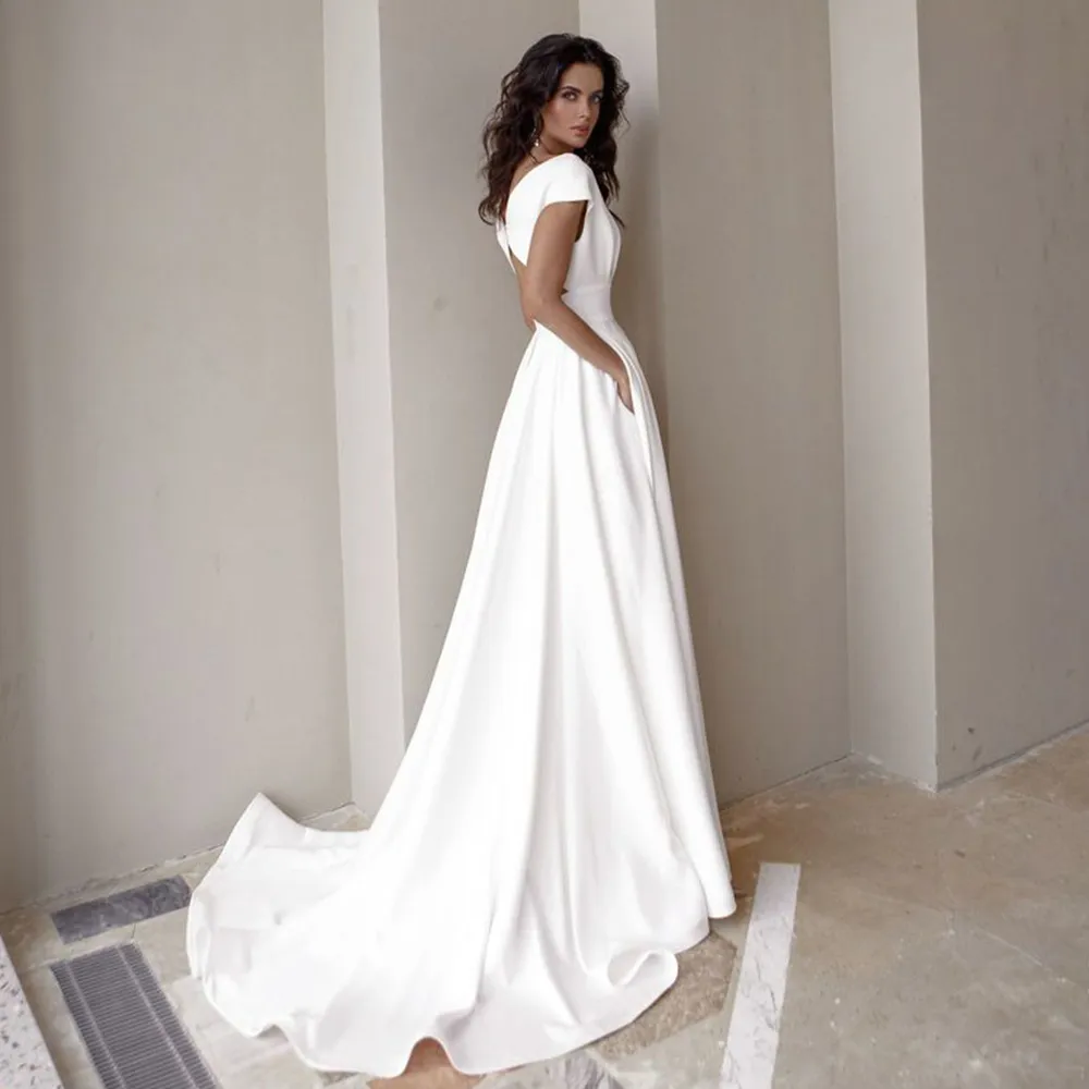 Modest V-Neck Wedding Dress Fashion Short Sleeve Sweep Train Slit A Line Bridal Gown with Pockets 201114