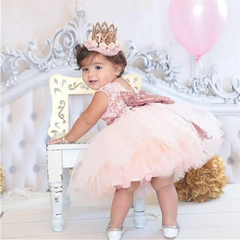 Tjejklänningar Tjejer Prinsessan Klänning Kids V-Backless Big Bow Flower Gown För Spädbarn Baby Tjej 1 År Birthday Party Wear Vestidos Bebes Infan