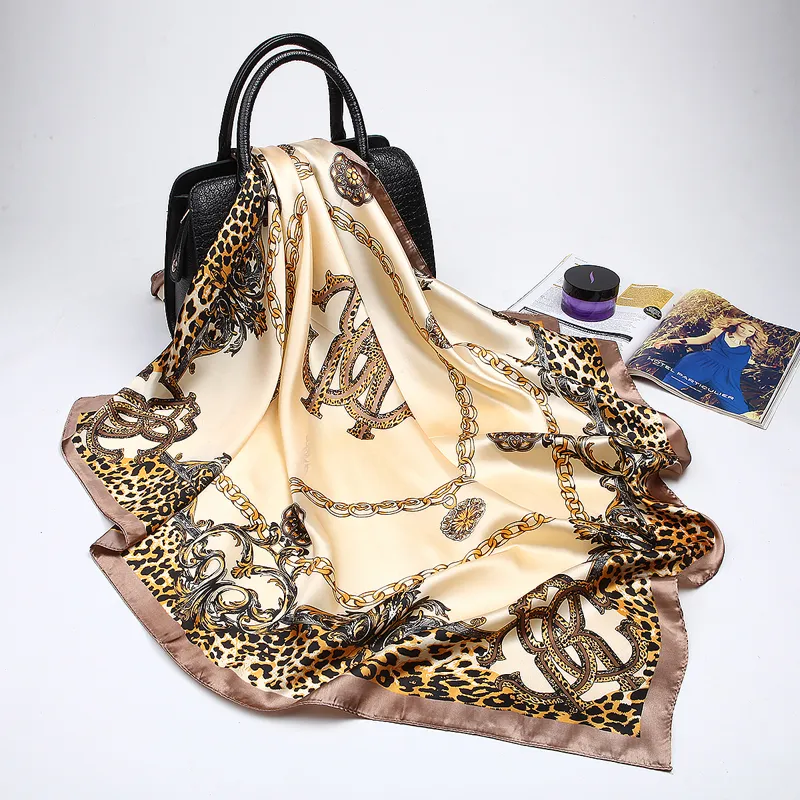 2019 моды Марка Leopard Печатный Шарф Женщины Luxury Хиджаб шелковый атлас шали Платки Платки квадратных платках Обертывания 90x90cm C19041601