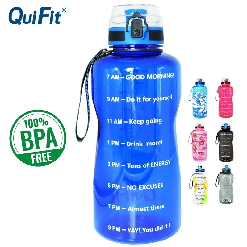 Quifit 2L 1.3L 450ml meio galão tritan garrafa de água esportiva com lock flip-flop tampa infusor de frutas líquido frascos de beber clara 201105