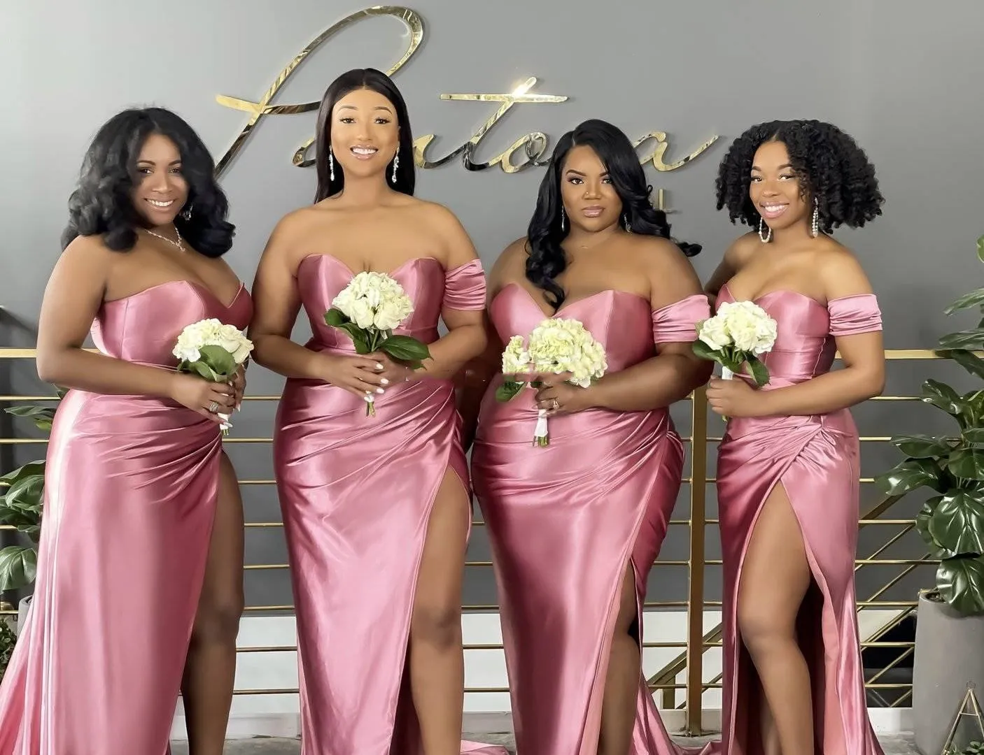 African Plus Size Pink Mermaid Bridesmaid Dresses Off Shoulder Ruffle Tiered Black Girls Wear Maid Of Honor Dress Wedding Guest Gowns