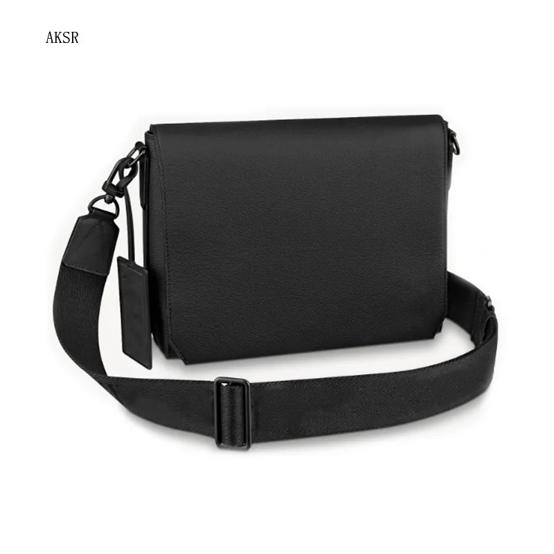 Torby Aktówki Męskie AEROGRAM Listonoszka Skórzane Czarne ramię Crossbody