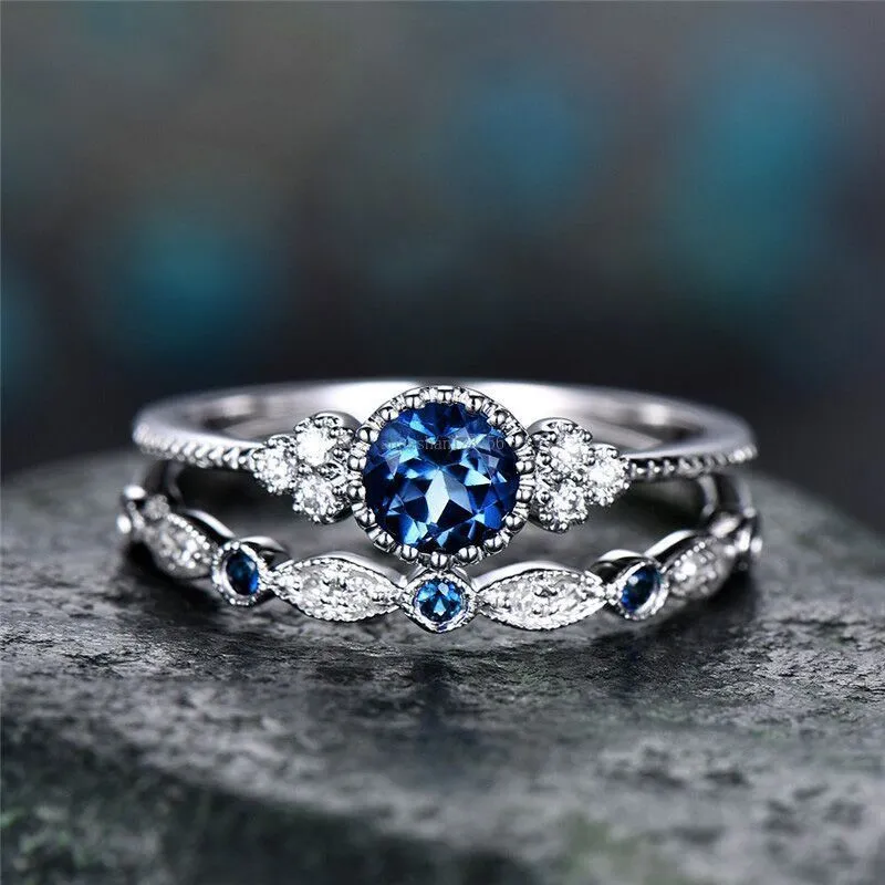 Set di gioielli con anello in zircone cubico con diamante blu viola Set di anelli di fidanzamento per coppia Anelli di nozze Anelli da donna Gioielli di moda e regalo sabbioso