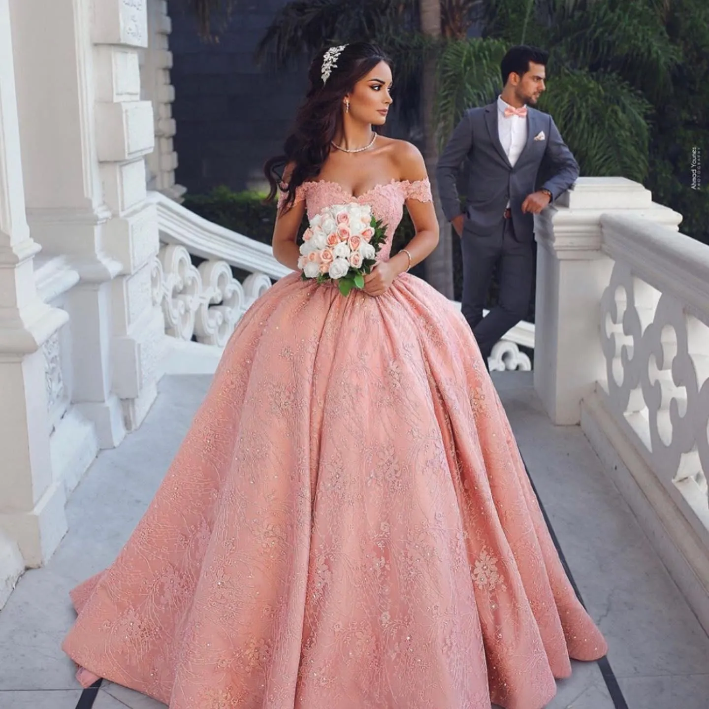 2021 Dubai Arabisch Luxuriöses Blush Pink Ballkleid Quinceanera Kleider Schulterfrei Spitze Applikationen Perlen Sweep Zug Party Prom Abendkleider