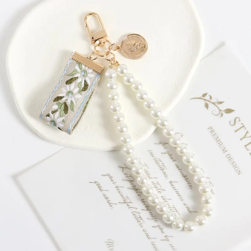 Keychain New Product Party Gift Wholesale Retro Long Pearl Chain Creative Shell Wide Webbing Bag Accessories Ornament