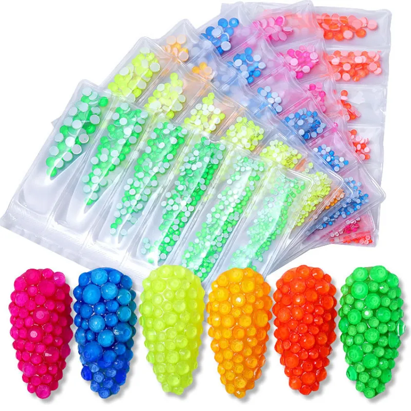 Set of 850PCS Luminous Nail Decorator Fluorescent Fingernail Jewels 7 Colors For Nail Art and Salon Supplies