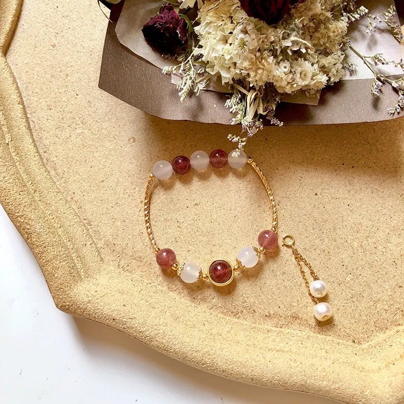 Natural Strawberry crystal ins Strawberry bracelet style hipster Internet celebrity style 14K gold and silver bag Moonlight stone bracelet Q