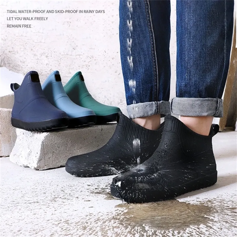 Chaussures en caoutchouc pour hommes Slip on étanche à talons à talons à talons bas PVC Bottes de pluie Travail Y200915