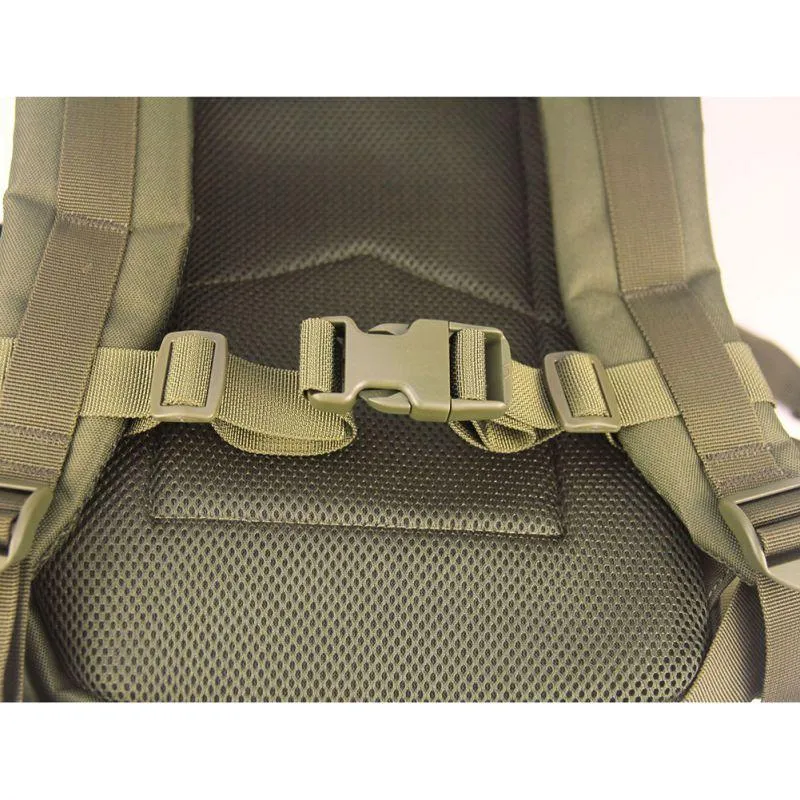 Outdoor-Taschen Camouflage Green Rucksack Brustgurt Verstellbarer Hochleistungsgürtel zum Wandern und Joggen Rutschfester Zug