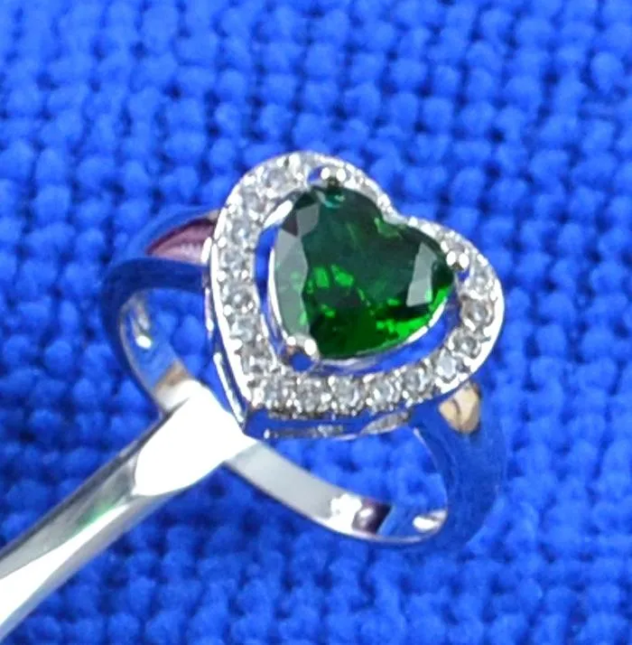 Fedi nuziali Cuore estetico Cristallo verde Cubic Zirconia Fasce per donna Gioielli Anello di fidanzamento romantico Accessori dichiarazione