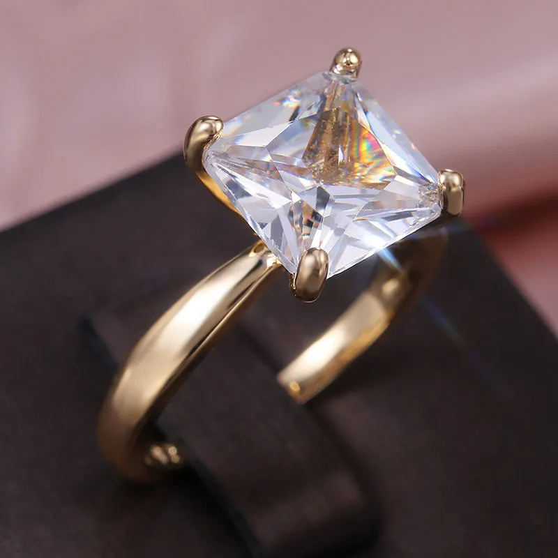 الذهب والفضة Rosegold اللون مربع الشكل الأزياء الدائري الأميرة قطع للنساء مهد الزركون الماس حجر حلقات الزفاف