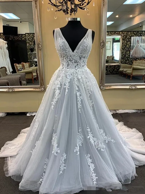 Elegant V cou cou sier gris habille une ligne tulle sweep train princess dentelle applique plies bched robe de mariée vestido de novia