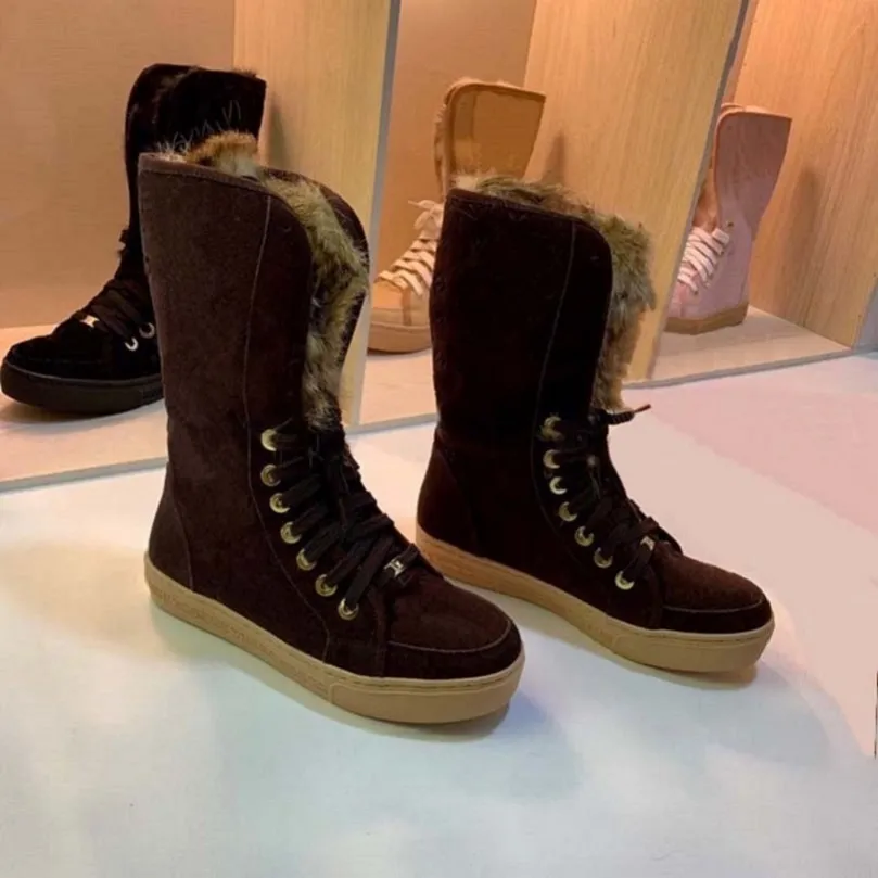 Wholesale High Quality Women Boots Snow boots Fur one shoes Casual Shoes Winter fashion Boots Rivet keep warm shoes with box EU 35 42