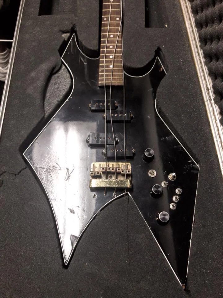 Коллекция Nikki Sixx of Protley Crue Beather Beamlock Bass Black 4 Strings Electirc Bass Guitar с обратным фартом, Chrome Hardware