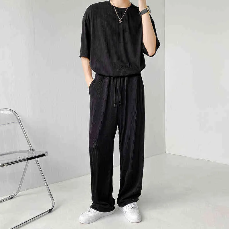 Syuhgfa Män Kläder Kortärmad T-shirt Lös orsakssamband 2022 Sommaris Silk Pläterad kostym Koreanska Mode Sport Två Pieces Set G220224