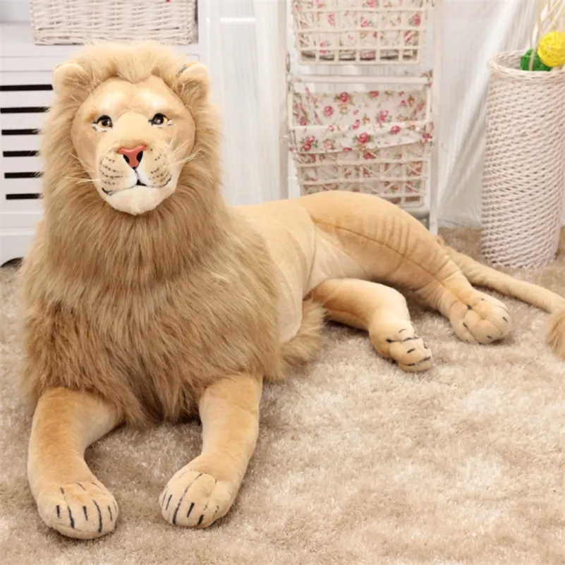 110 cm Grande Cool mentira león Almohada animada Animales simulados modelo Niños montar decoración del hogar cosas Muñeco de peluche Niños juguetes regalo 220217