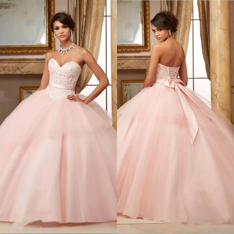 Abiti stile Quinceanera rosa Abito da ballo Sweetheart Applicazioni in pizzo Perline Abiti da festa dolce 16 Abiti da 15 anos