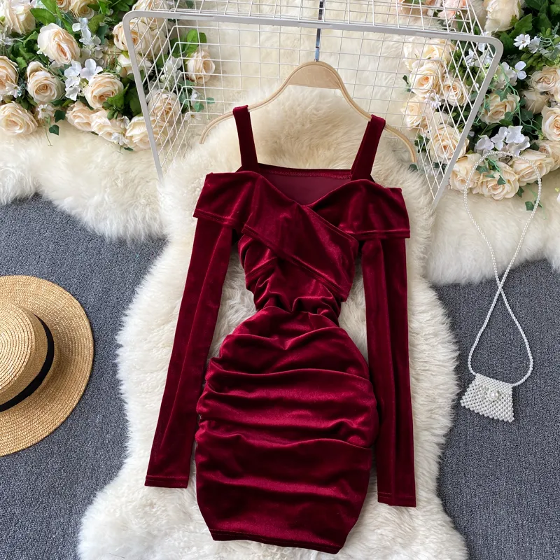 Vestidos informales Outumn Winter Vintage Velvet Women s Vestido 2021 Off Shouder Manija larga Sexy para mujer Party plisado negro corto