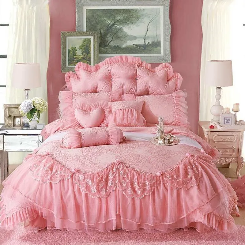 Koreaanse roze prinses beddengoed sets sprei 4/6 / 8 stks jacquard satijn zijden dekbedovertrek ruches kant beddclothes bed rok katoen T200706