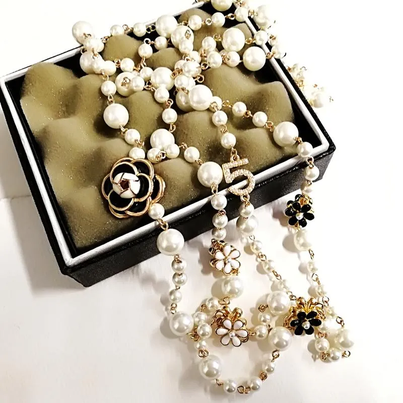 Mimiyagu Lange Halskette mit künstlichen Perlen für Damen, Nr. 5, doppellagig, collane lunghe donna, Camelia, Maxi-Halskette Party319T