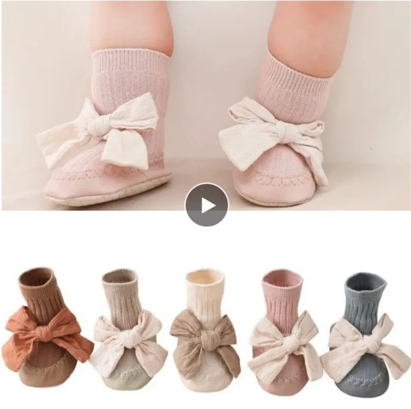 Höst vinter baby flickor strumpor nyfödda baby bowknot socks spädbarn baby strumpor anti slip mjuka bomull golv sock skor