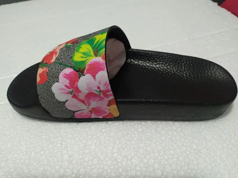 Top Women Sandals Fashion Shoes Classic Slide Summer Fashion Wide Flat Slippery Sandals Slipper Flip Flop Size 35-45 Flower Box