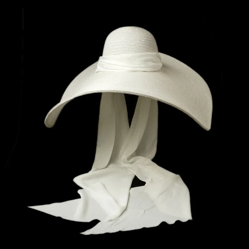 Femmes Blanc 25cm OVERSIZED Soleil Doux Ruban De Soie Cravate Large Bord Floppy Géant Plage De Paille D'été Kuntucky Derby Chapeau Cap Y200602