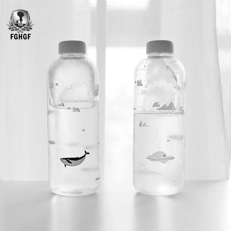 1000ml Ocean Series Seal Whale Seal Bottiglia d'acqua in vetro con maniche Bottiglie sportive creative Camping Bottle Tour Drinkware Y200106