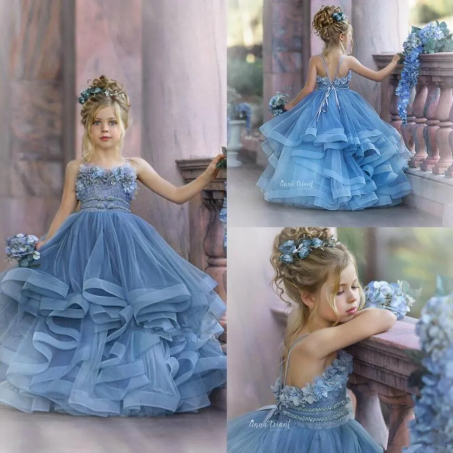 2022 Cute Flower Girl Sukienki na Ślub Spaghetti Koronki Kwiatowe Aplikacje Wielopięciowe Spódnice Dziewczyny Korant Dress Kids Birthday Party Suknie CG001