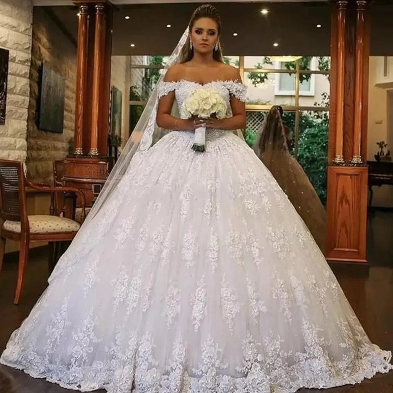 Sexig Off-Shoulder Ball Kappor Bröllopsklänningar Lace Appliques Capped Sleeves Cathedral Train Plus Size Bridal Gowns Vestido de Noiva