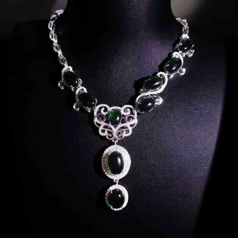 QTT Luksusowy 925 Sterling Silver Emerald Naszyjnik Kobieta Oval Stone High Carbon Diamond Beautiful Wedding Party Jewelryk2q2 {kategoria}